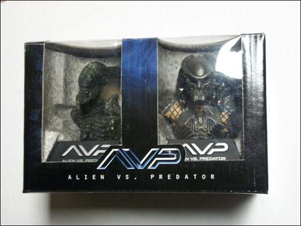 Alien vs Predator Blockbuster Mini-Bust Box Set AVP Blockbuster Mini-Bust Box Set (#&#39;d to 25,000) by 20th Century Fox