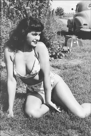 Bettie Page: Unbound issue 2-G 1:10 Virgin Photo Cover