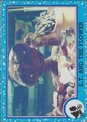 E.T. The Extra-Terrestrial (Base Set) card 18 E.T. and the flower