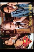 Lois and Clark: The New Adventures of Superman (Base Set) card 79 Monkey In The Middle