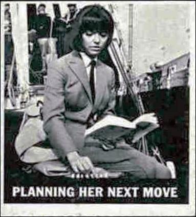 Get Smart (Base Set) card 13 Planing her Next Move
