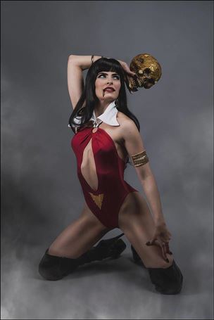 Vampirella (2019) issue 9-O 1:25 Virgin Cosplay Photo Cover