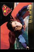 Lois and Clark: The New Adventures of Superman (Base Set) card 30 Up... Up... And Away!