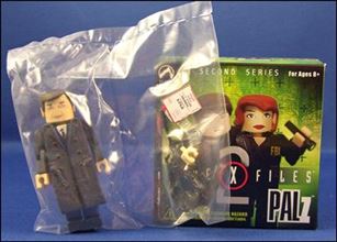 X-Files Palz (Series 2) figure 7 Cigarette Smoking Man 1:16