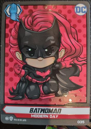 DC Comics Ooshies Collector Cards: Series 2 card 35 Batwoman: Modern Day Embossed
