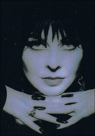 Elvira, Mistress of Omnichrome (Base Set) card 13