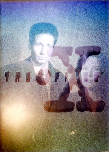 X-Files: Season Two (3D Hologram Subset) card X1 Agents Mulder and Scully