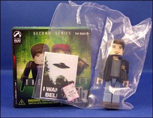 X-Files Palz (Series 2) figure 4 Mulder - FBI Field Jacket 1:8