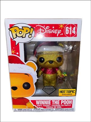 POP! Disney figure 614-B Winnie the Pooh (Holiday)