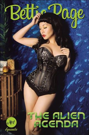 Bettie Page: The Alien Agenda issue 1-E Cosplay Photo Cover