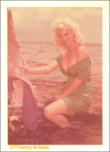 Bunny Yeager's Bettie Page (Girls of the Fifties Subset) card BY4 Lisa Winters