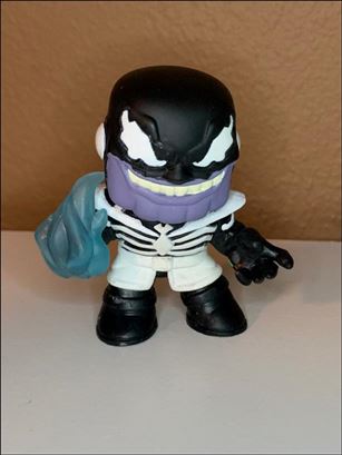 Venom Mystery Minis figure 12-B Glow-In-The-Dark Thanos (Walmart Exclusive)