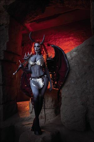 Hell Sonja issue 4-N 1:20 Virgin Cosplay Photo Cover