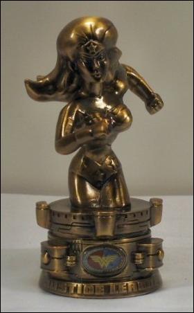 Justice League Bust Paperweights item 3-B Wonder Woman (2006 SDCC Bronze)