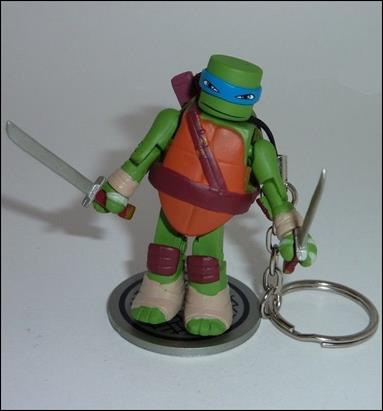 Teenage Mutant Ninja Turtles Minimates (Series 1) figure 5-B Leonardo with Keyring