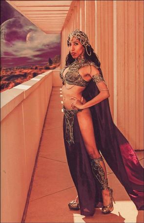 Vampirella/Dejah Thoris issue 5-J 1:30 Dejah Thoris Cosplay Virgin Cover