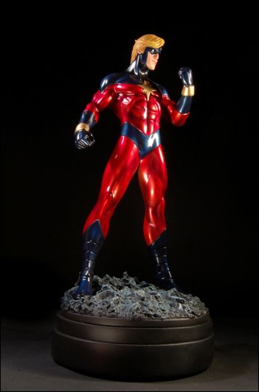 Marvel Statues (Bowen) item 81 Captain Marvel (70's) 1/1000