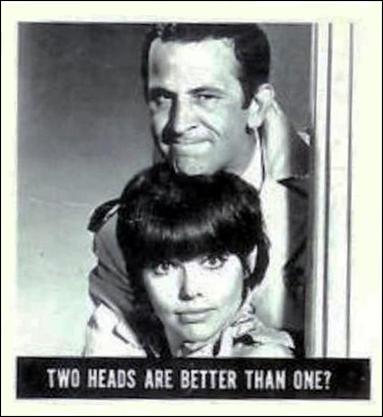 Get Smart (Base Set) card 22 Two Heads Are Better Than One?