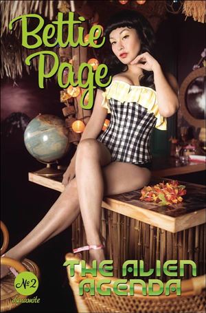 Bettie Page: The Alien Agenda issue 2-E Cosplay Photo Cover