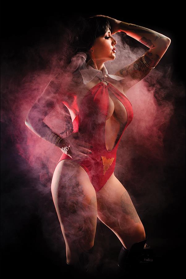 Vampirella (2019) issue 1-L 1:30 Cosplay Virgin Photo Cover