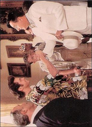 Ace Ventura: When Nature Calls (Base Set) card 39 Making Friends --Not!