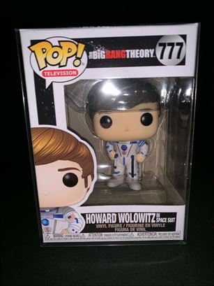 POP! Television figure 777.2 Howard Wolowitz in space suit