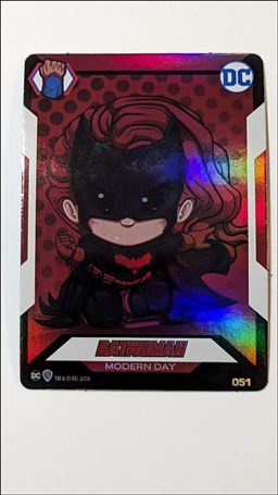DC Comics Ooshies Collector Cards: Series 2 card 51 Batwoman: Modern Day Foil 