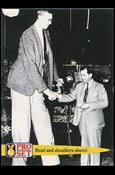 Guinness World Records (Base Set) card 49 Head and shoulders above!