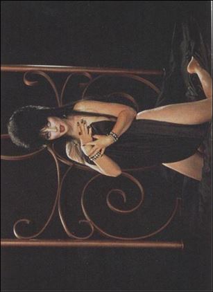Elvira Mistress of the Dark (Base Set) card 42