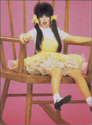 Elvira Mistress of the Dark (Base Set) card 22