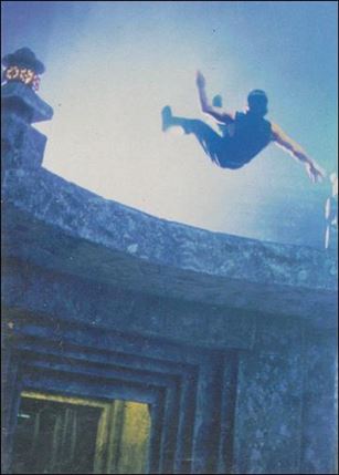 Mortal Kombat (Base Set) card 70 Shang Falls