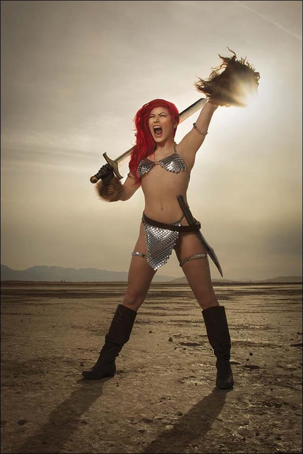 Invincible Red Sonja issue 10-R 1:20 Virgin Photo Cover
