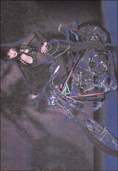Elvira Mistress of the Dark (Base Set) card 19