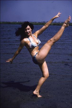 Bettie Page: Unbound issue 9-F 1:10 Virgin Photo Cover