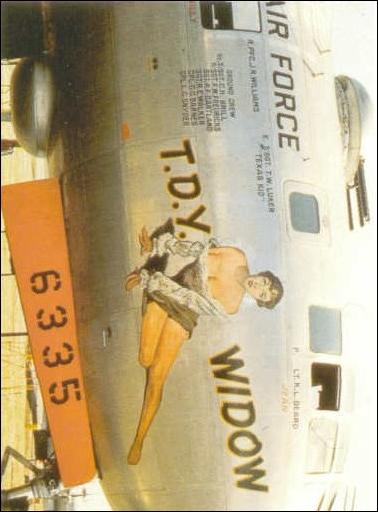 Vintage Aircraft Nose Art (Base Set) card 34 T.D.Y. Widow