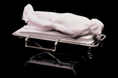 X-Files figure 10 Victim in Body Bag and Gurney