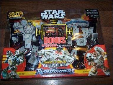 Star Wars: Transformers Deluxe Figure figure 1 Millenium Falcon - Han Solo and Chewbacca