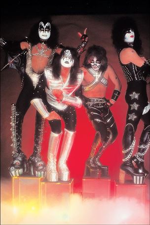 Kiss Zombies issue 1-F 1:10 Virgin Photo Cover